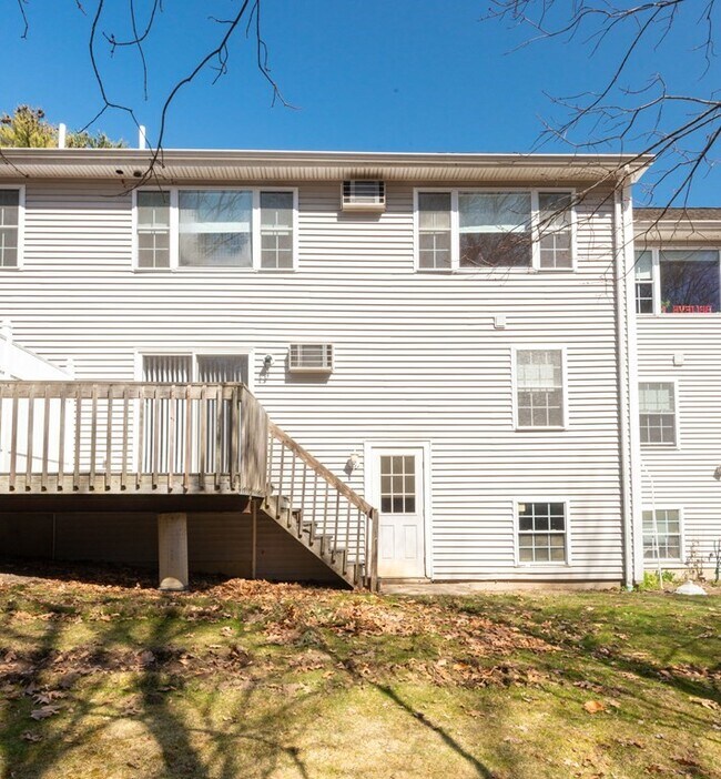 Building Photo - 19 Rosewood Dr