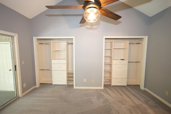 Building Photo - 1473 S Mariners Pointe
