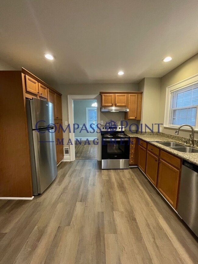 Building Photo - Welcome To Your New Home! FIRST MONTH'S RENT FREE!!