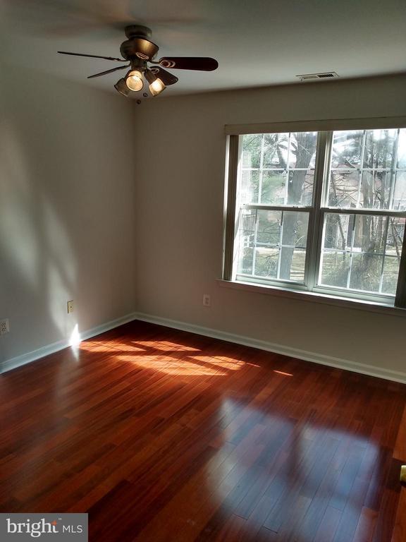 Building Photo - 1336 Tristram Cir