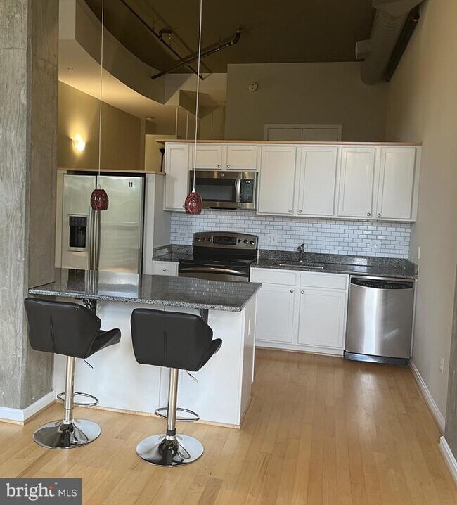 Building Photo - 2720 S Arlington Mill Dr