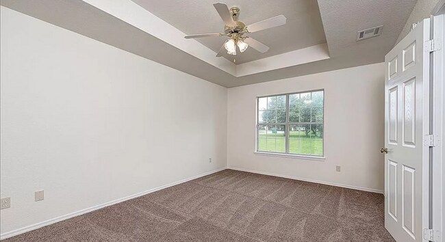 Building Photo - Beautiful 3 Bedroom, 2 Bathroom Home in Ce...