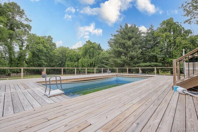 Building Photo - 185 Spook Rock Rd