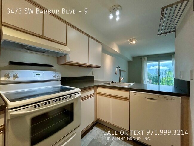 Building Photo - 3473 SW Barbur Blvd