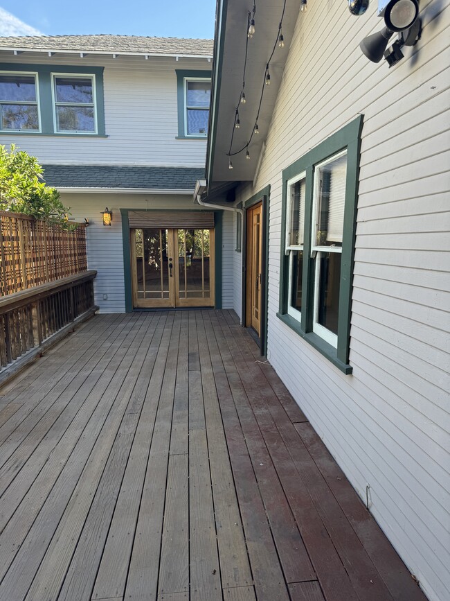 Side deck into Grand Room - 5007 Raymond Pl