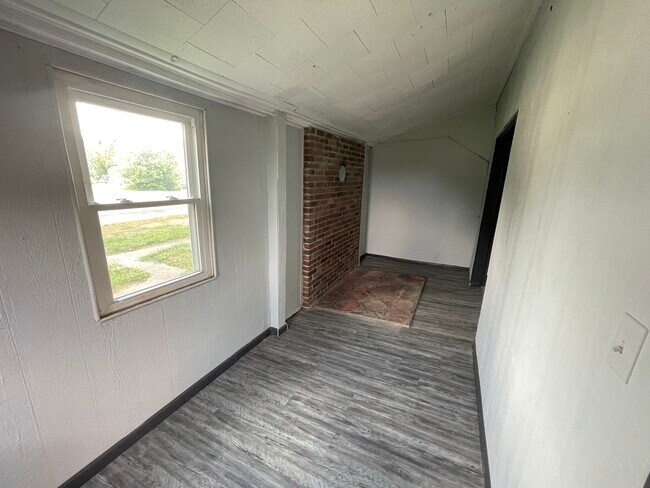 Building Photo - 15510 College Ave