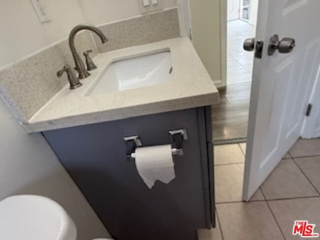 Building Photo - 1241 E 80th St