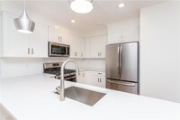Building Photo - 121 Fisher Ave