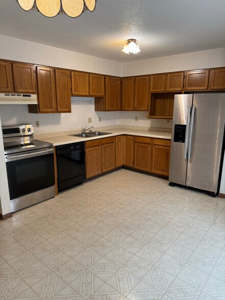 Building Photo - 510 L Hauser Rd