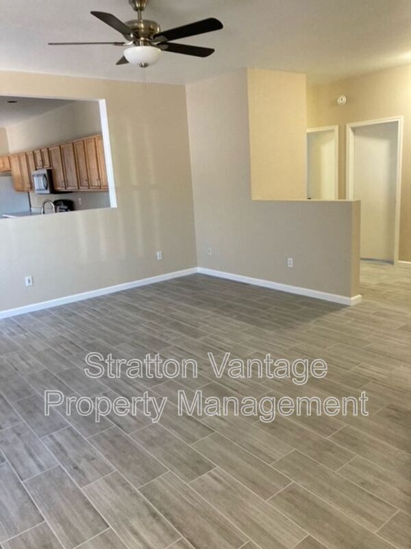 Building Photo - 1017 S Clancy Cir