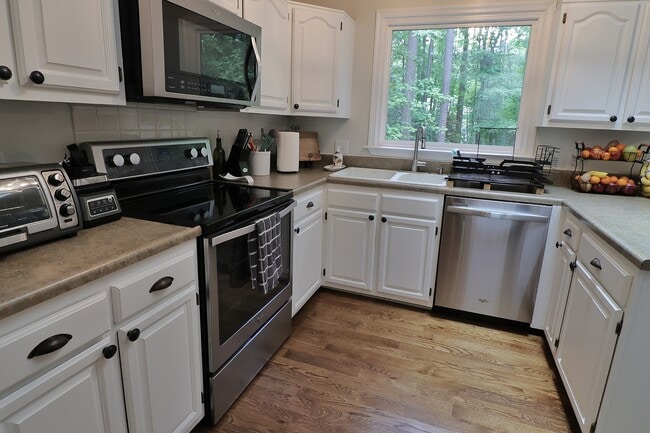 Building Photo - 2804 Cove Ridge Rd