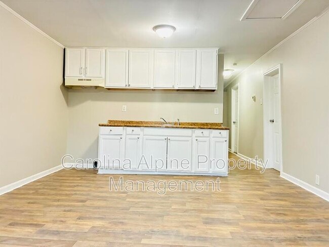 Building Photo - 905 Wilmouth St