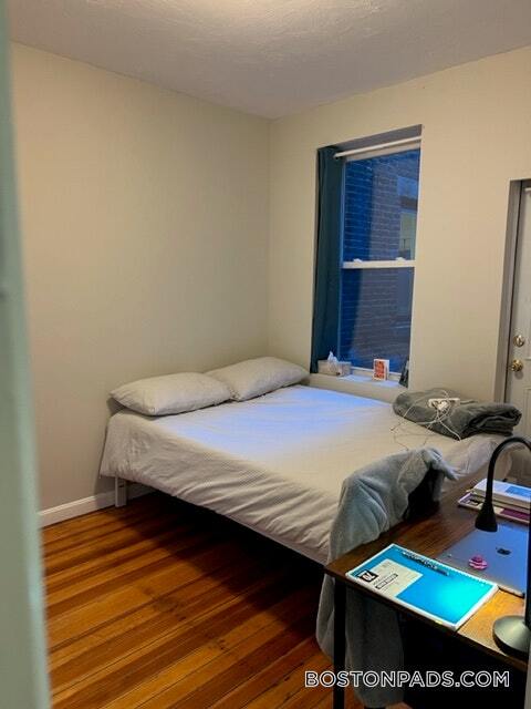 Building Photo - 220 Hanover St