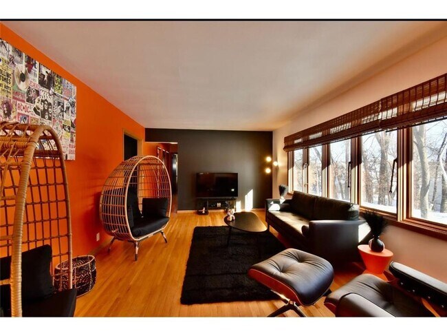 Building Photo - 239 Byrondale Ave