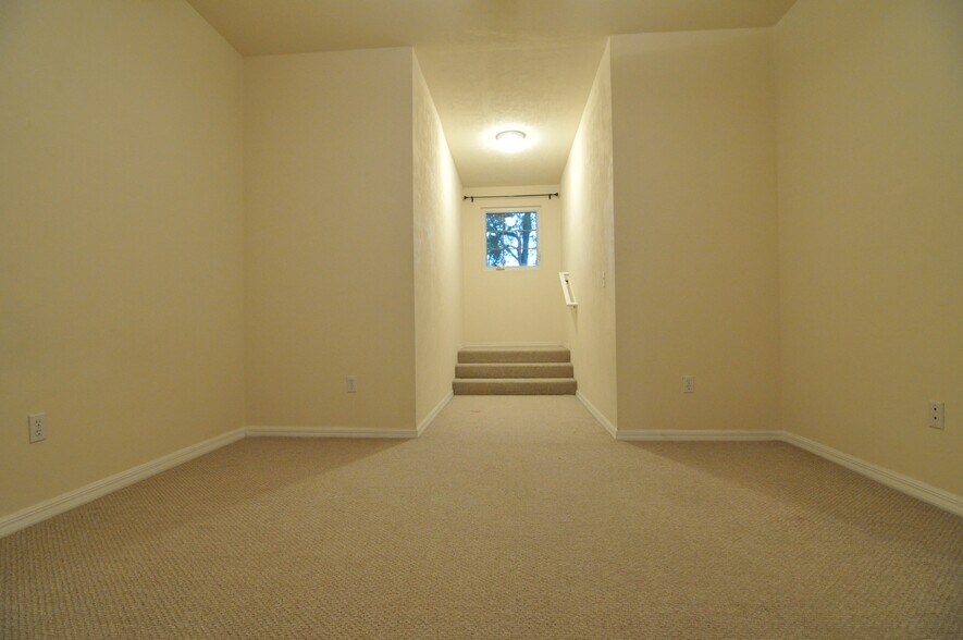 Building Photo - 358 SW 145th Dr