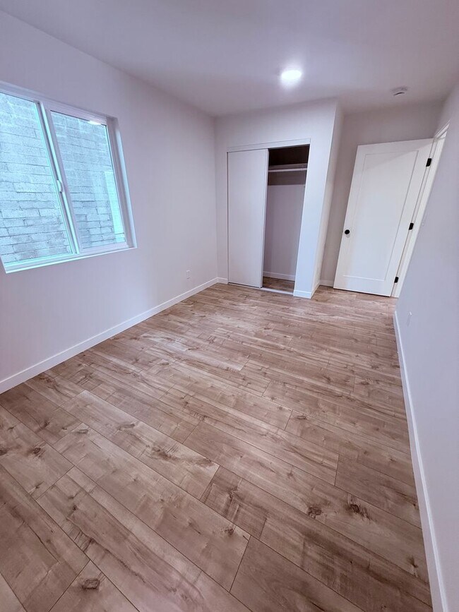 Building Photo - 1414-1412 N Hazard Ave