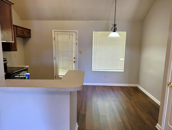 Building Photo - 2819 Hidden Creek Cove