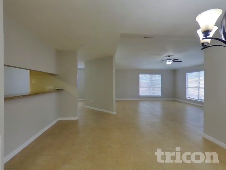 Building Photo - 16006 Camino Del Sol Dr