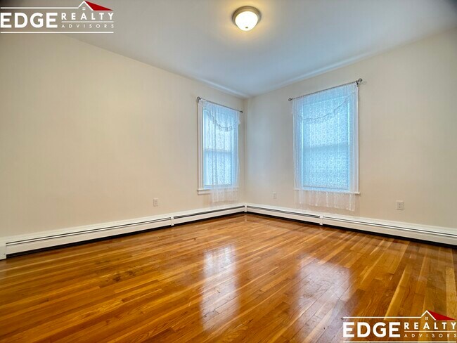 Building Photo - 19 Gordon St