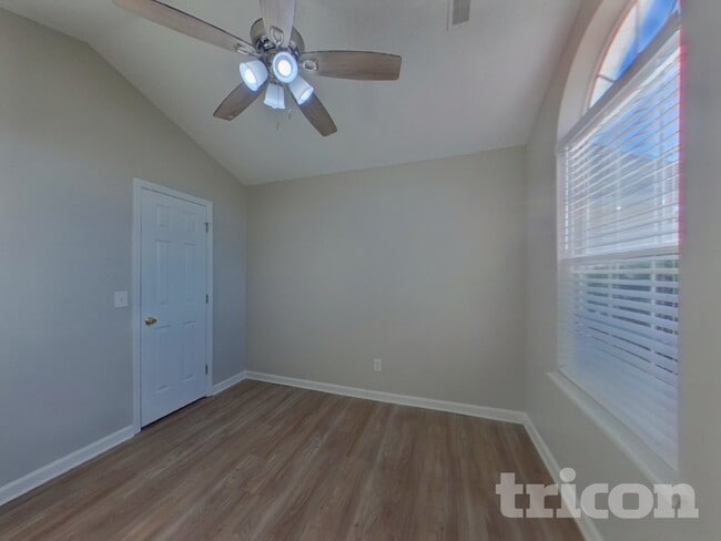 Building Photo - 4 Sweetberry Ct