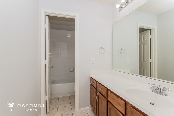 Building Photo - 28615 Hidden Cove Dr