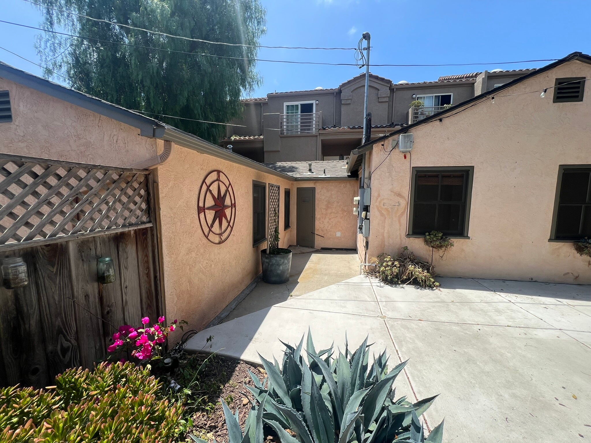 Building Photo - 2019 Cypress Ave