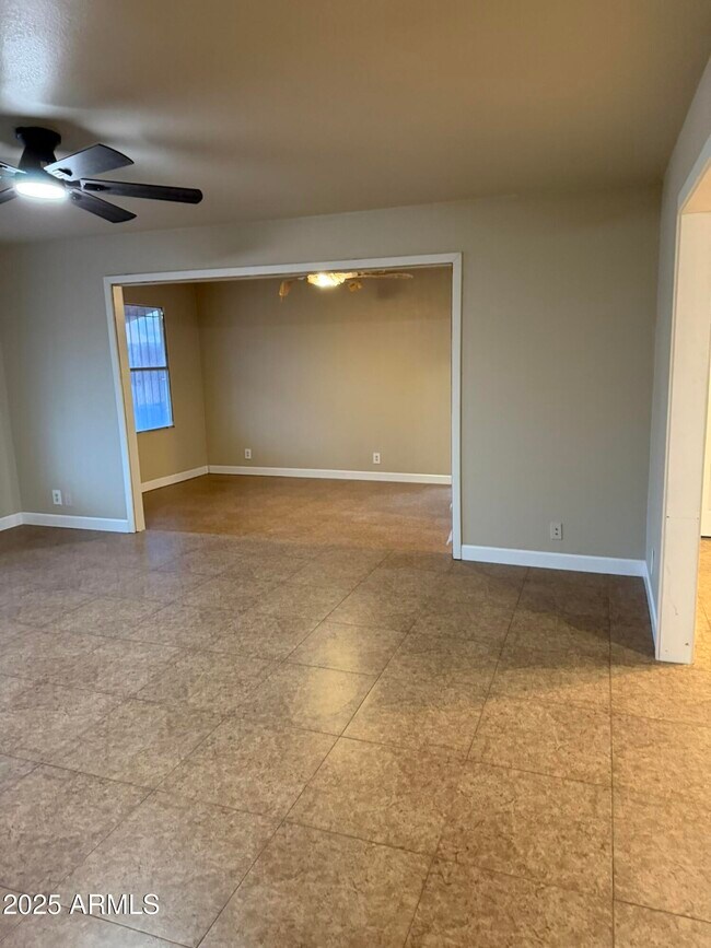 Building Photo - 1516 W Pueblo Ave