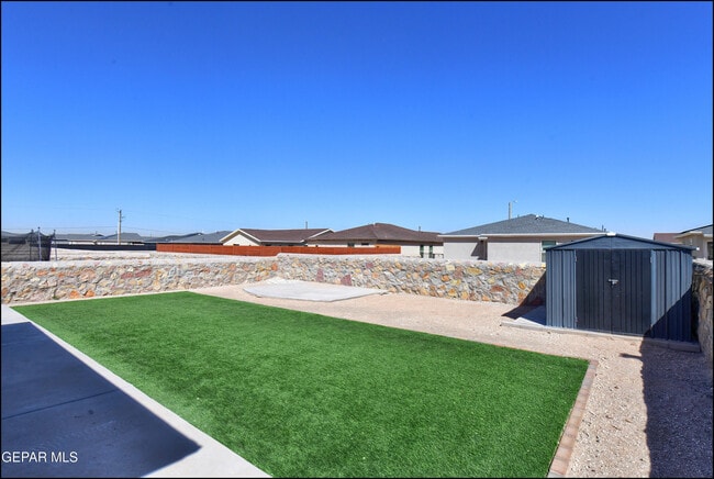 Building Photo - 14557 Faxon Yucca