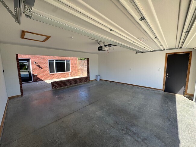 Building Photo - 3810 Jett Ln