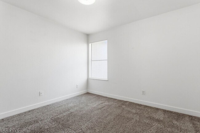 Building Photo - 5121 S Lindell Rd