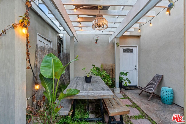 Building Photo - 4183 Commonwealth Ave