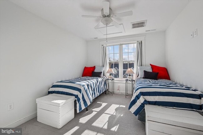 Building Photo - 215 E Chew Ave