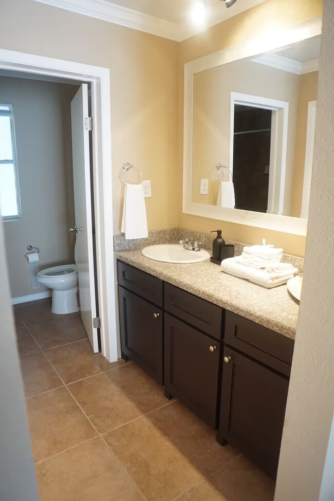 Building Photo - 14 53rd St SE