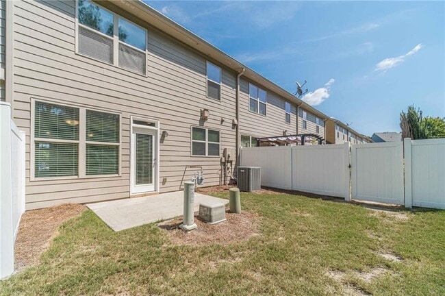 Building Photo - 3328 Sardis Bend Dr