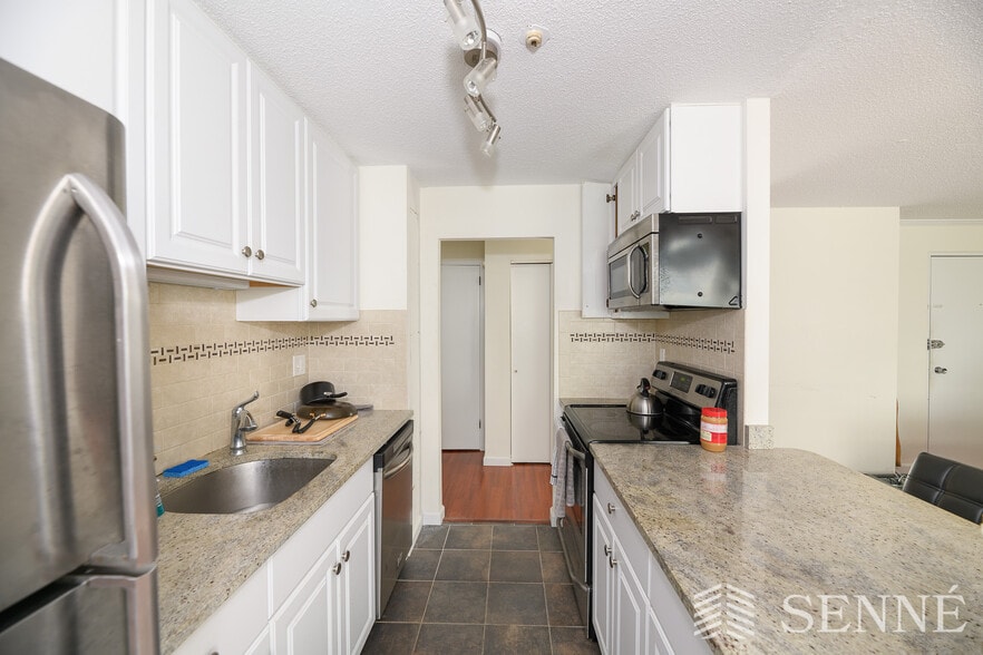 Kitchen - 45 Trowbridge St