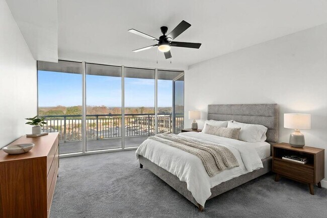 Building Photo - 3338 Peachtree Rd NE