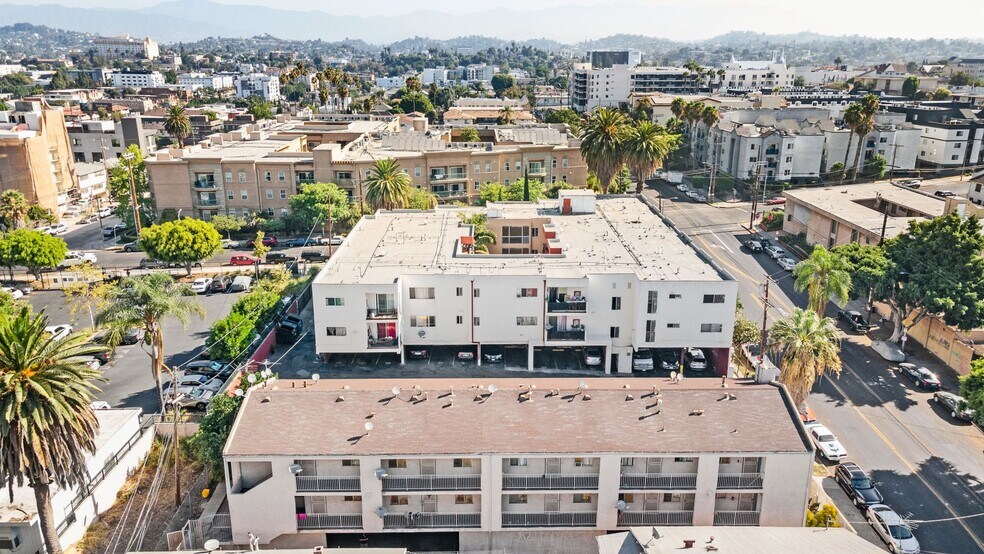 Building Photo - 273 S Bonnie Brae St