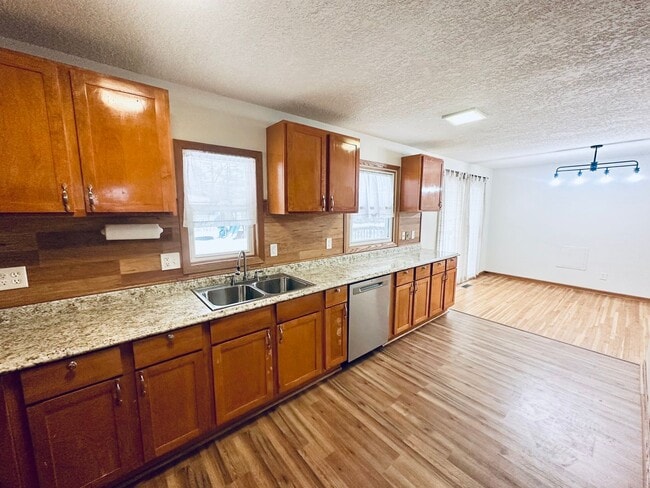 Building Photo - Gorgeous Single Family Home w/ Sundeck and Large Yard!