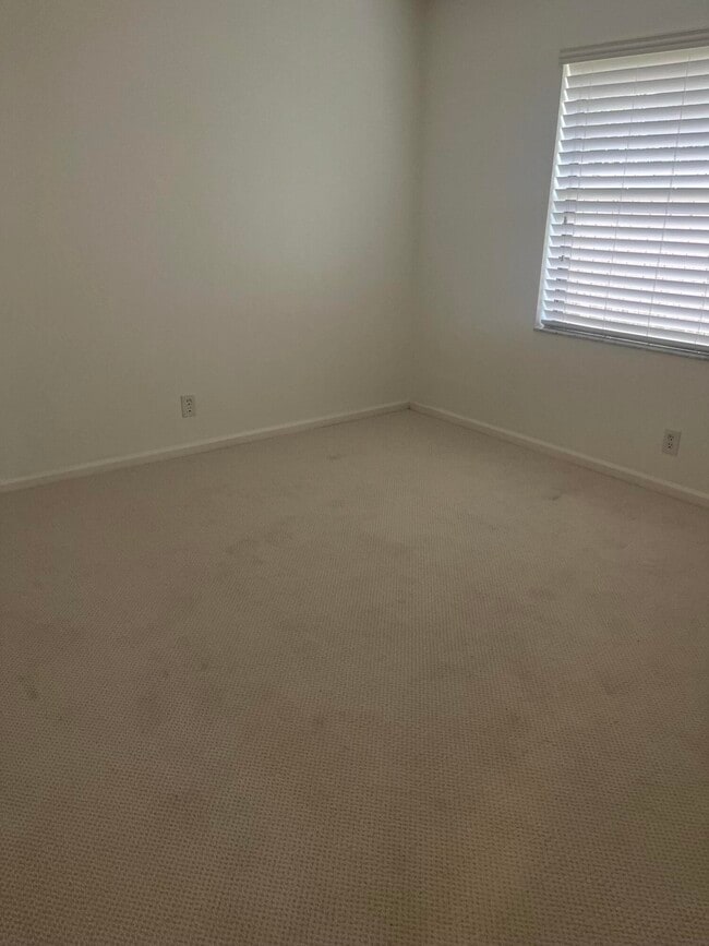 Building Photo - 1450 Hawthorne Pl