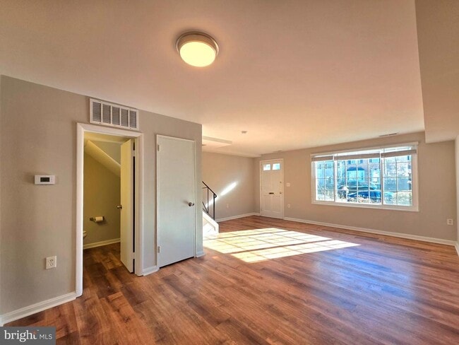 Building Photo - 2510 N Dearing St