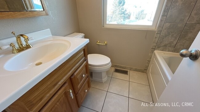 Building Photo - 8525 Pepperridge Dr