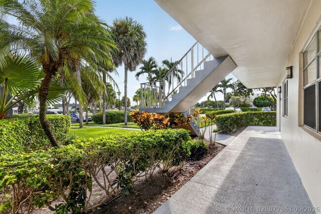 Building Photo - 770 Normandy Trail