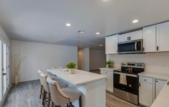 Building Photo - 3649 E Emile Zola Ave