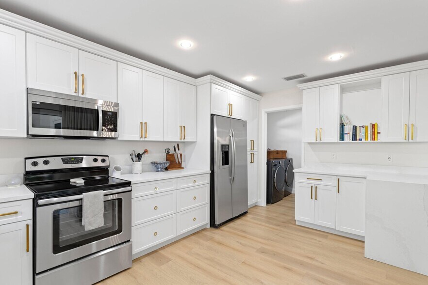 Building Photo - 1701 N Ocean Breeze