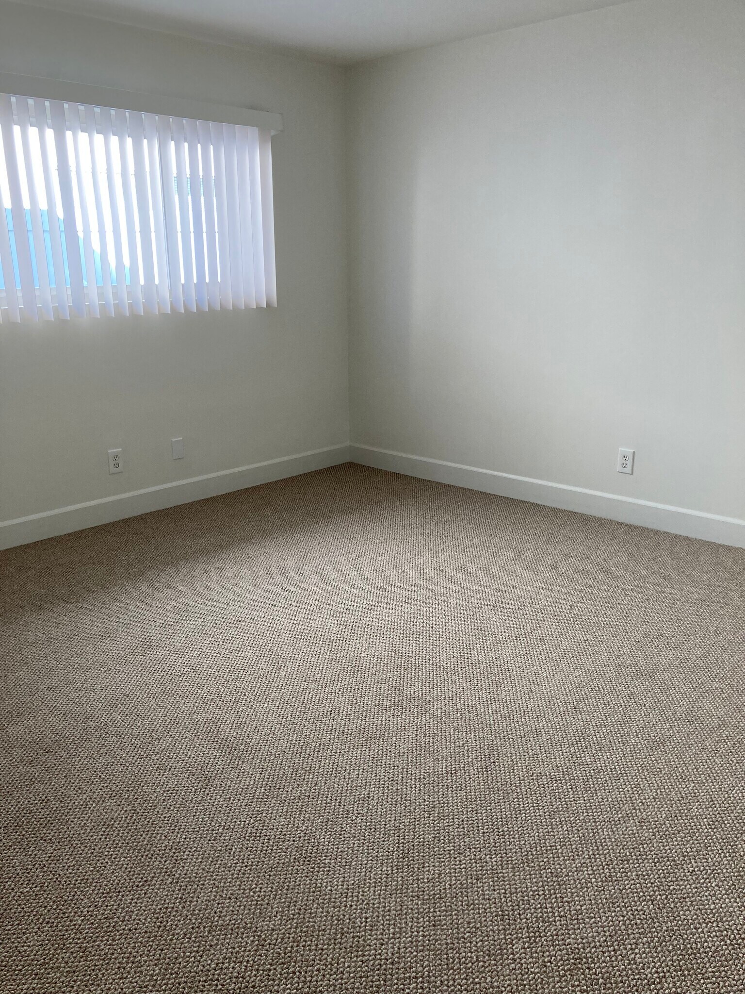 Building Photo - 20428 Roslin Ave