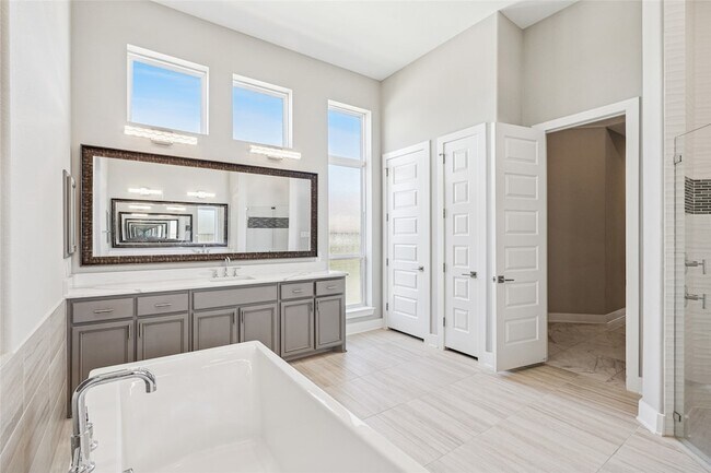 Building Photo - 916 Savannah Trl