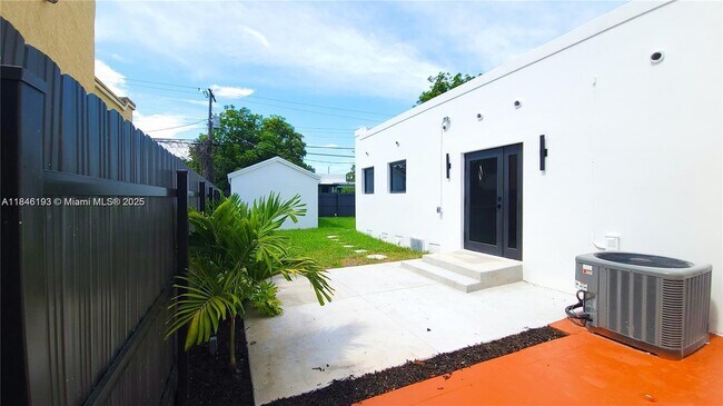 Building Photo - 819 NW 48th St