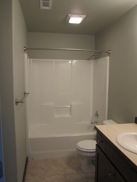 Building Photo - 1906 Leeward Ct