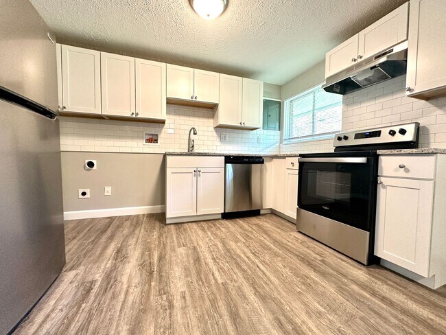 Building Photo - 4408 Lesher Dr