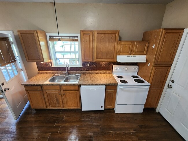Building Photo - 24152 SH 1W